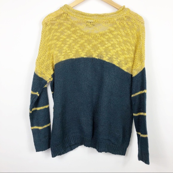 Hot & Delicious Yellow & Navy Sweater Size S/M - Picture 3 of 6